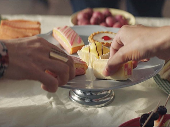 KMCE-PRKI004-040.10_00_01_03.Still001%20cake%20plate%20and%20hands